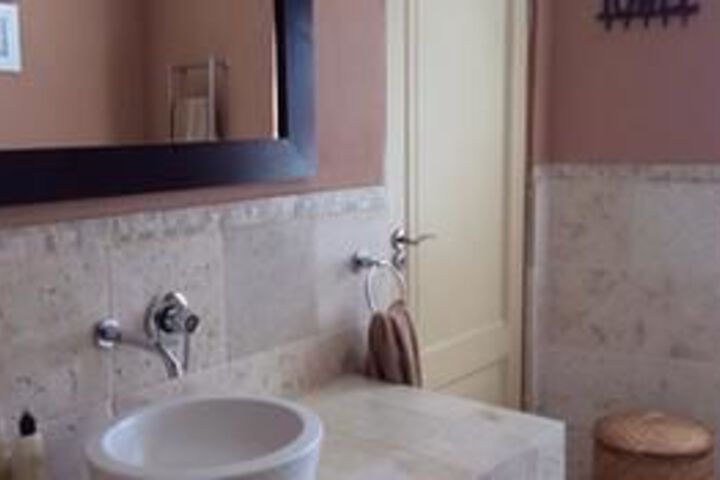 Room 2 of 67