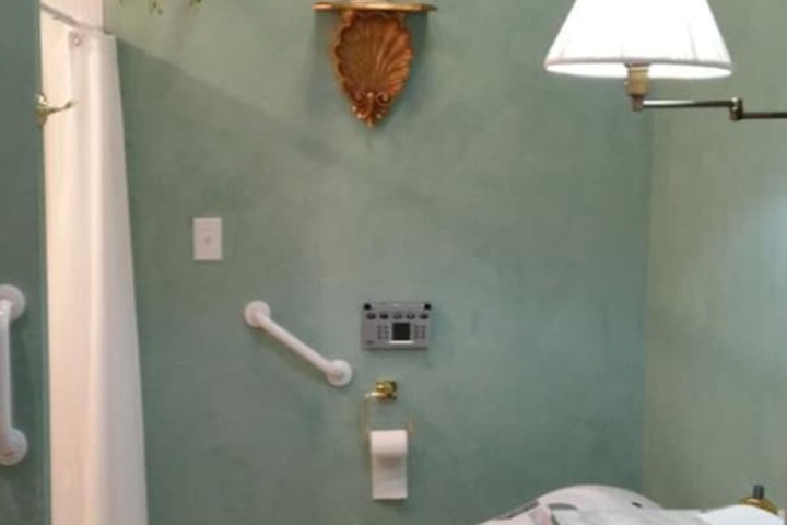 Room 17 of 61