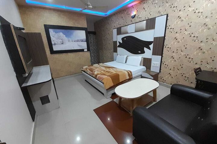Room 21 of 28