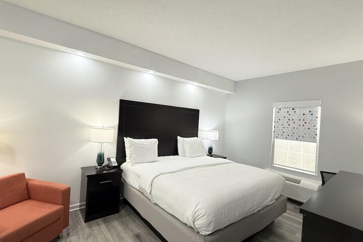 Room 5 of 13