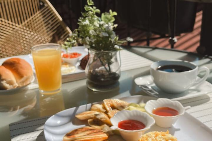 Breakfast meal