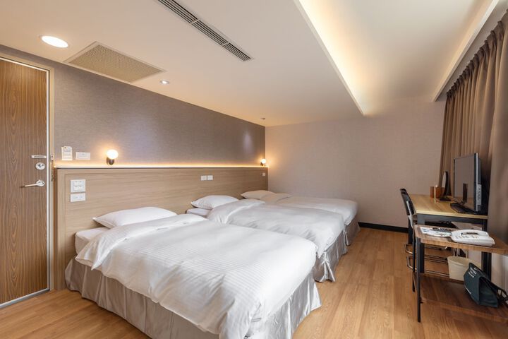 Room 6 of 23