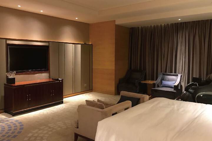 Room 26 of 54