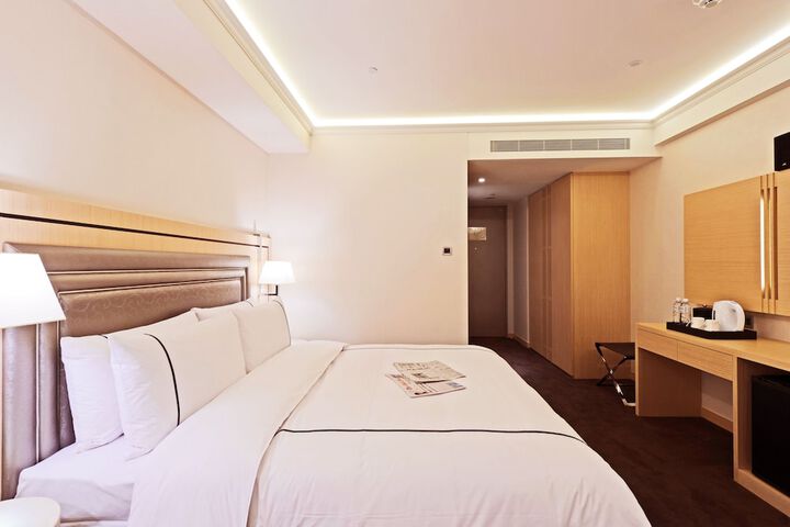 Room 5 of 55