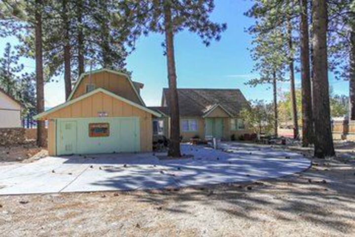 Photo of Lakeside Cabin 10