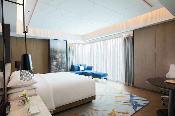 Room 21 of 118