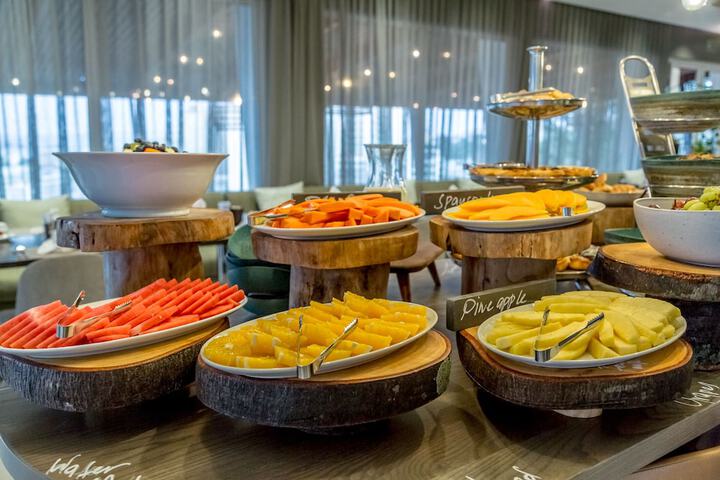 Dining 100 of 161