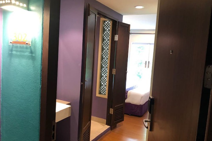 Room 13 of 61
