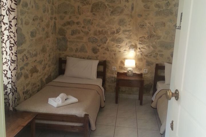 Room 3 of 41