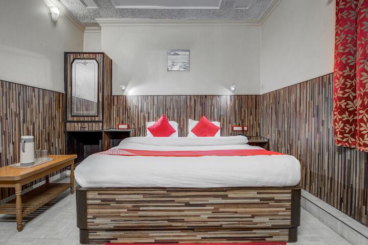 Room 5 of 6