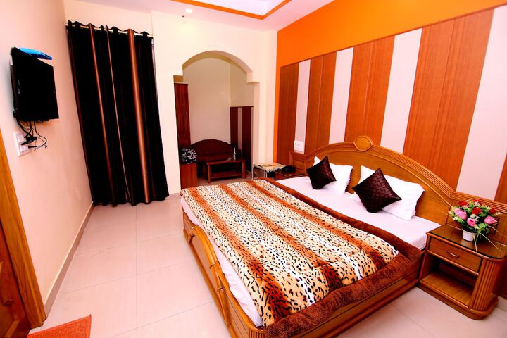 Room 17 of 35