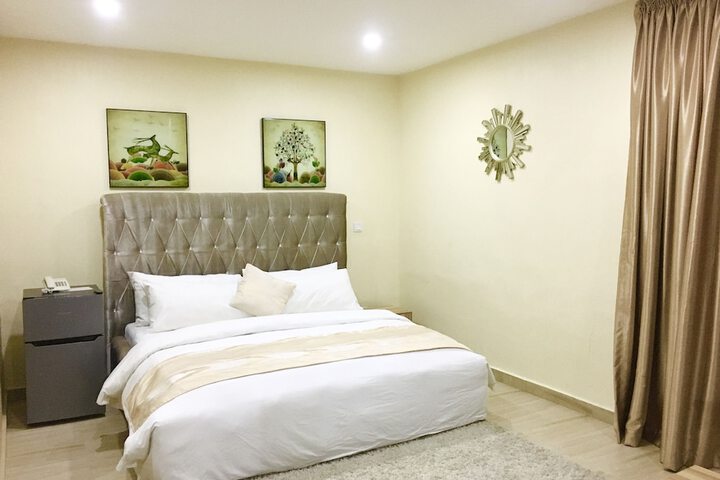 Room 8 of 38