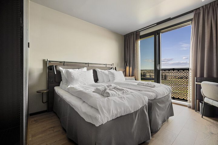 Room 65 of 234