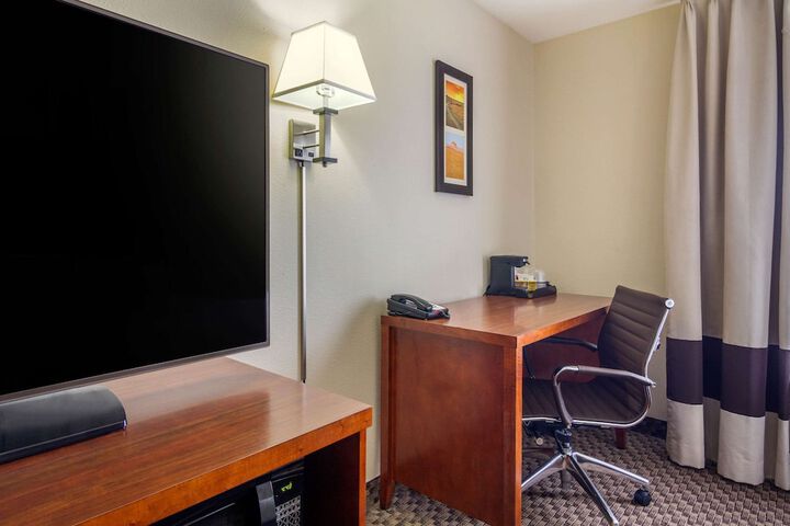 Room 6 of 35