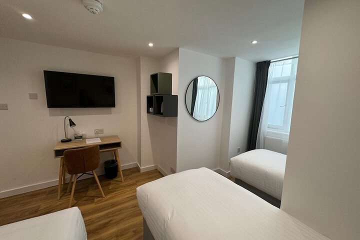 Room 34 of 80
