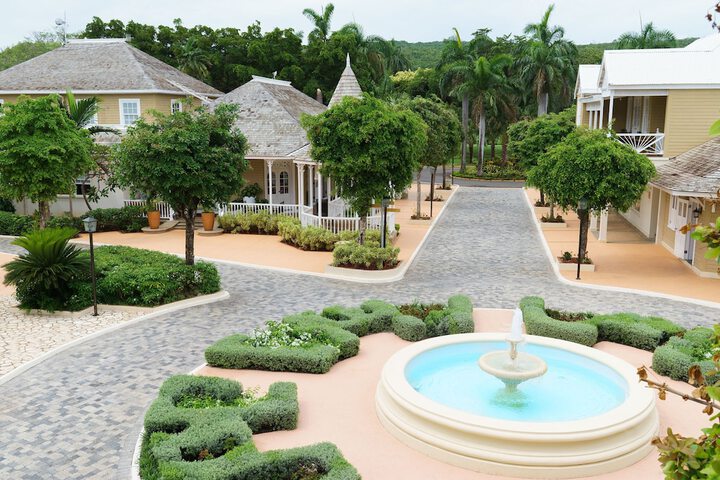 Hotel Exterior 94 of 117