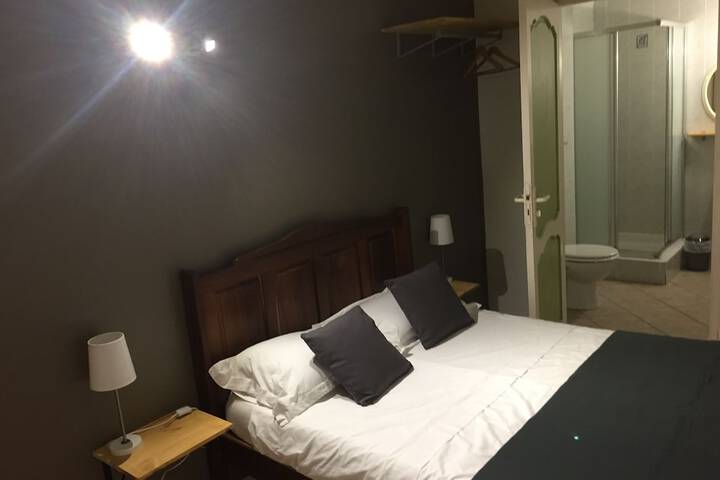 Room 7 of 8