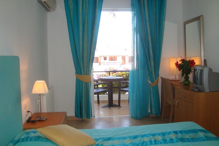 Room 5 of 50