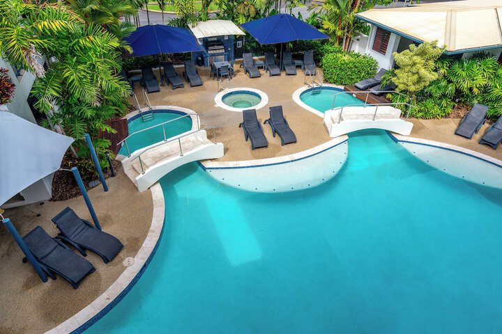 Pool 42 of 44