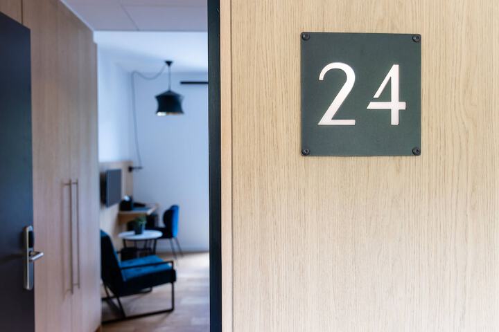 Room 8 of 31