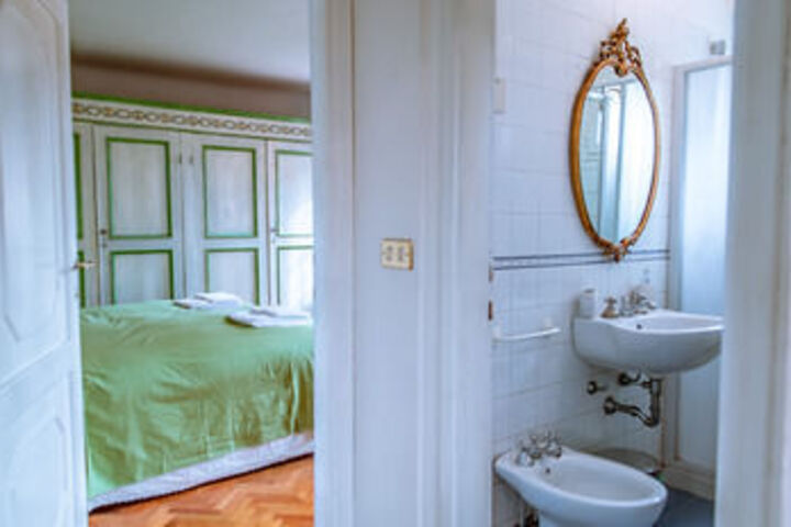 Room 35 of 161