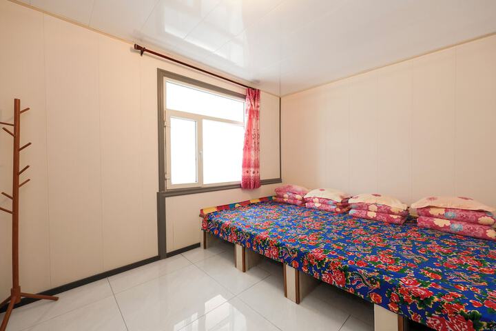 Room 33 of 84