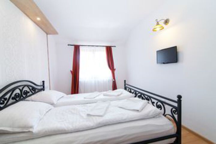 Room 17 of 25