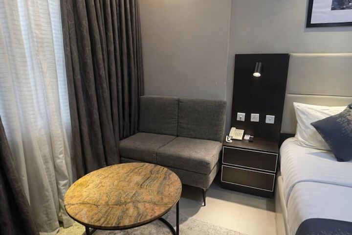 Room 16 of 33