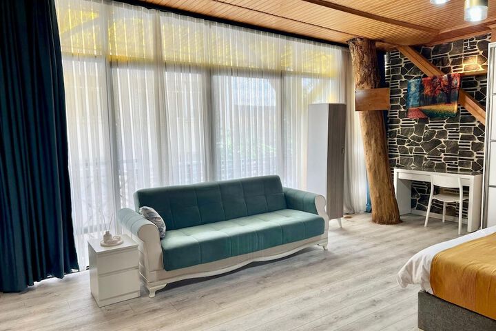 Room 16 of 82