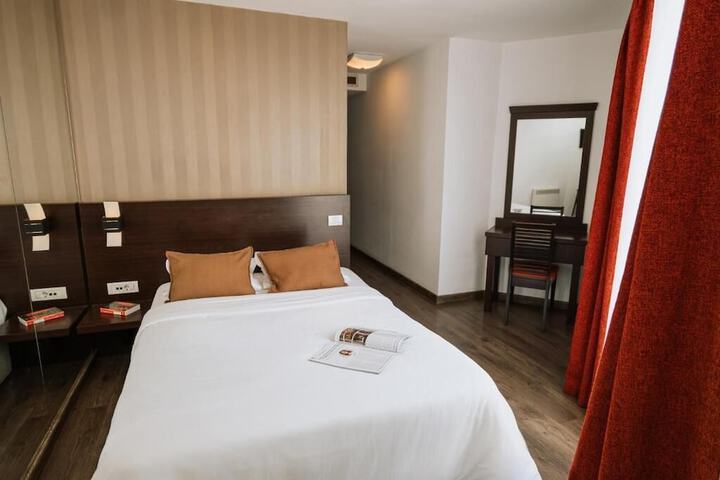 Room 2 of 30