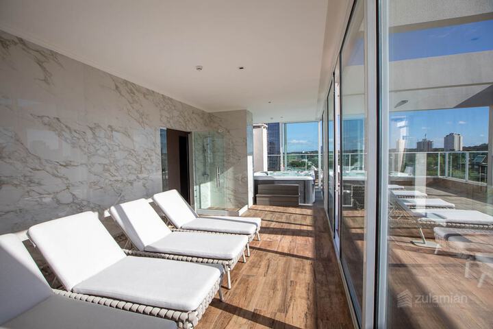 Sundeck 46 of 51