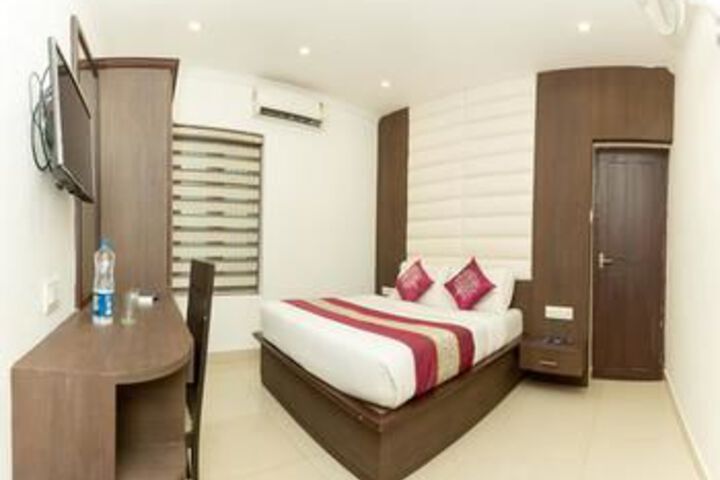 Room 13 of 20