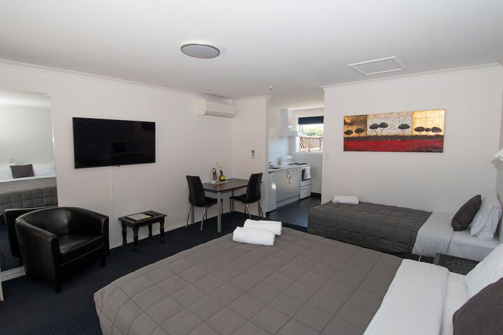 Room 12 of 70