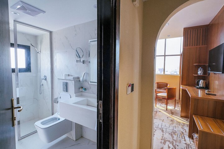 Room 5 of 20