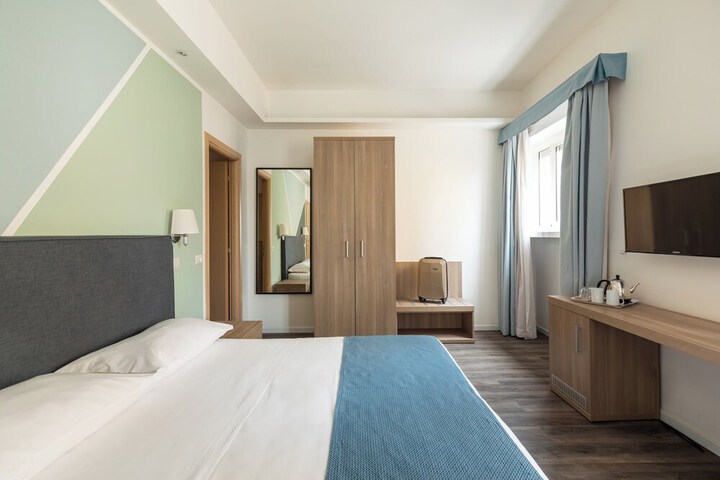 Room 22 of 47
