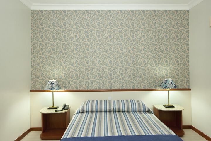 Room 10 of 24