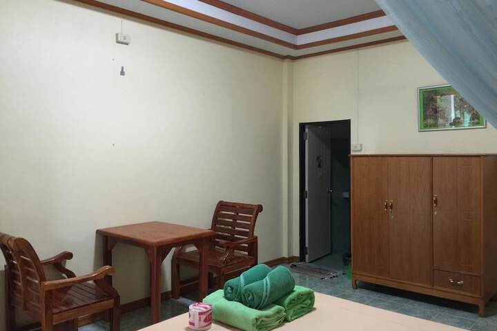 Room 6 of 31