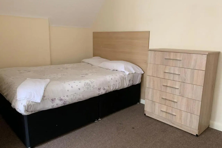 Room 2 of 11