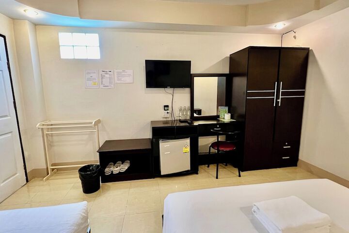 Room 15 of 39