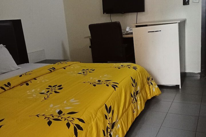 Room 12 of 39