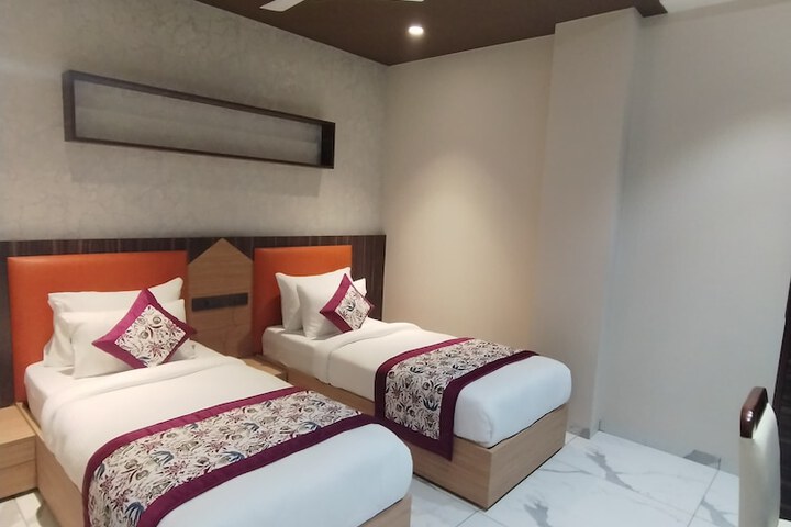 Room 10 of 41