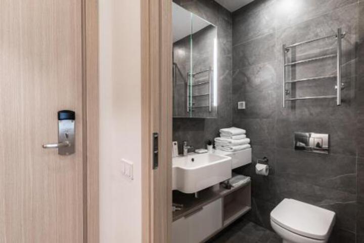 Room 3 of 27