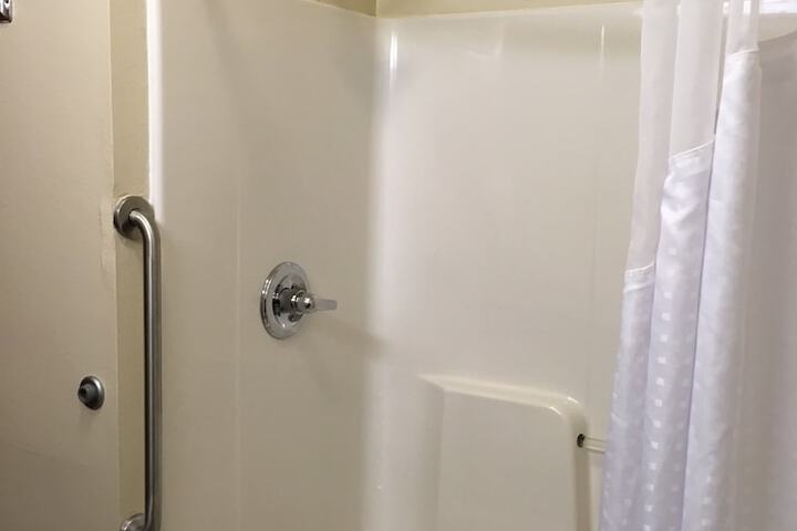 Room 14 of 32