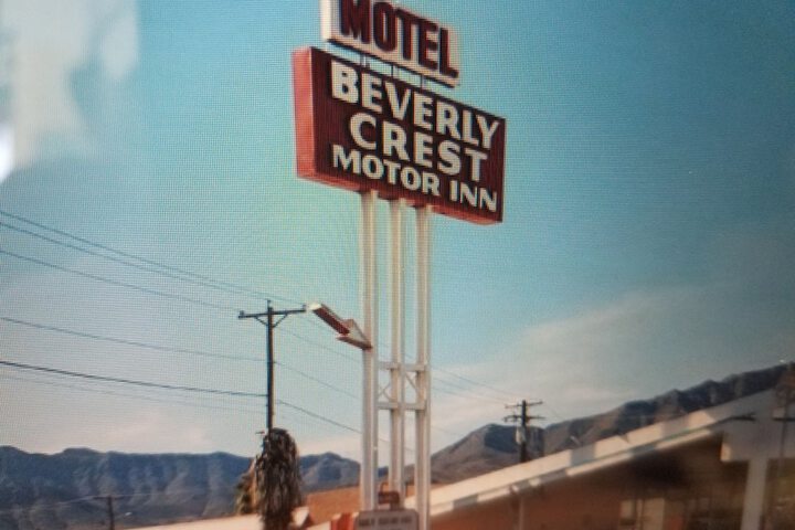 Exterior of Beverly Crest Motor Inn