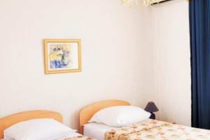 Hotel Equator Lite