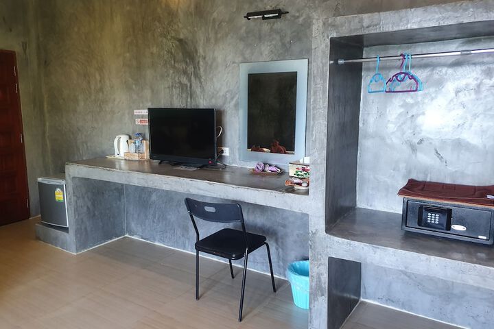 Room 18 of 60