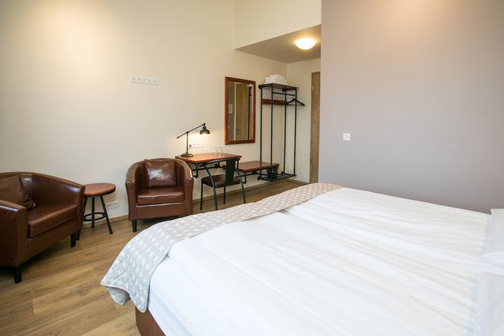 Room 26 of 167