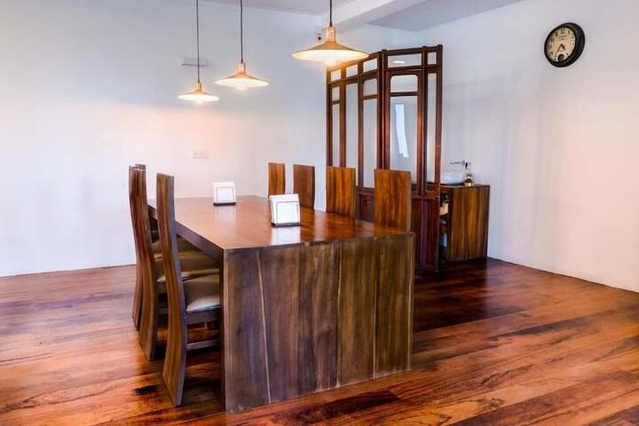 Dining 8 of 10