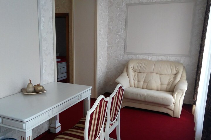 Room 11 of 35