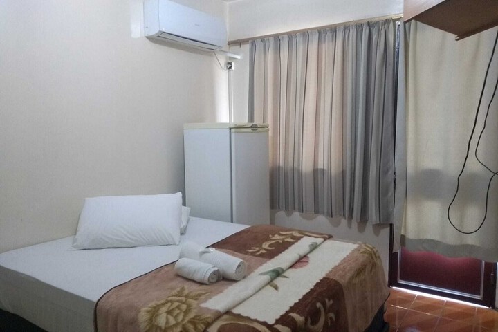 Room 3 of 10